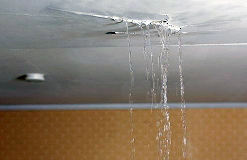 dégâts peuvent entraîner les infiltrations d'eaux pluviales sur le toit